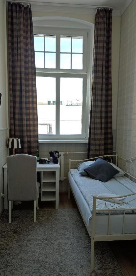 Hostel Night O'Clock Ополе Экстерьер фото